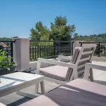 Otel Arion Tragaki
